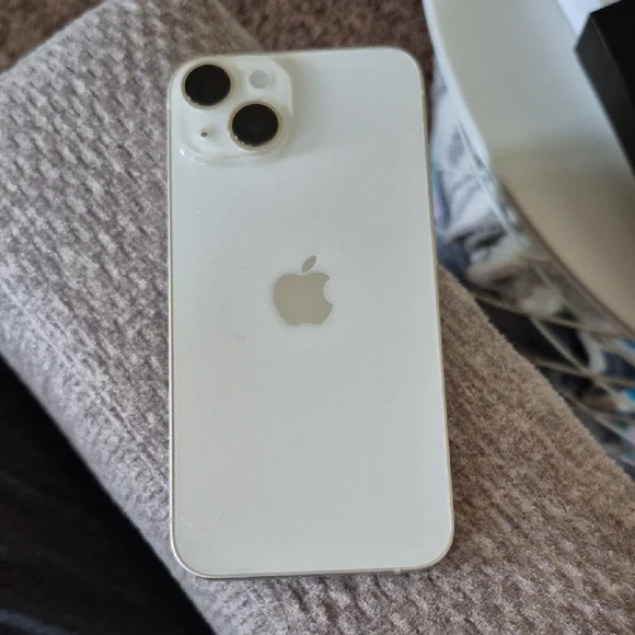 Apple iPhone 14 - Picture 2 of 3